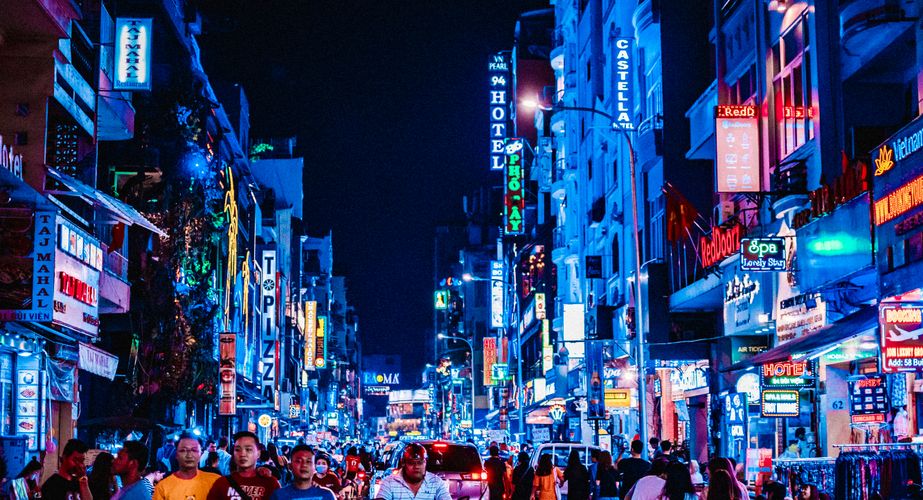 Ho Chi Minh Stad by night